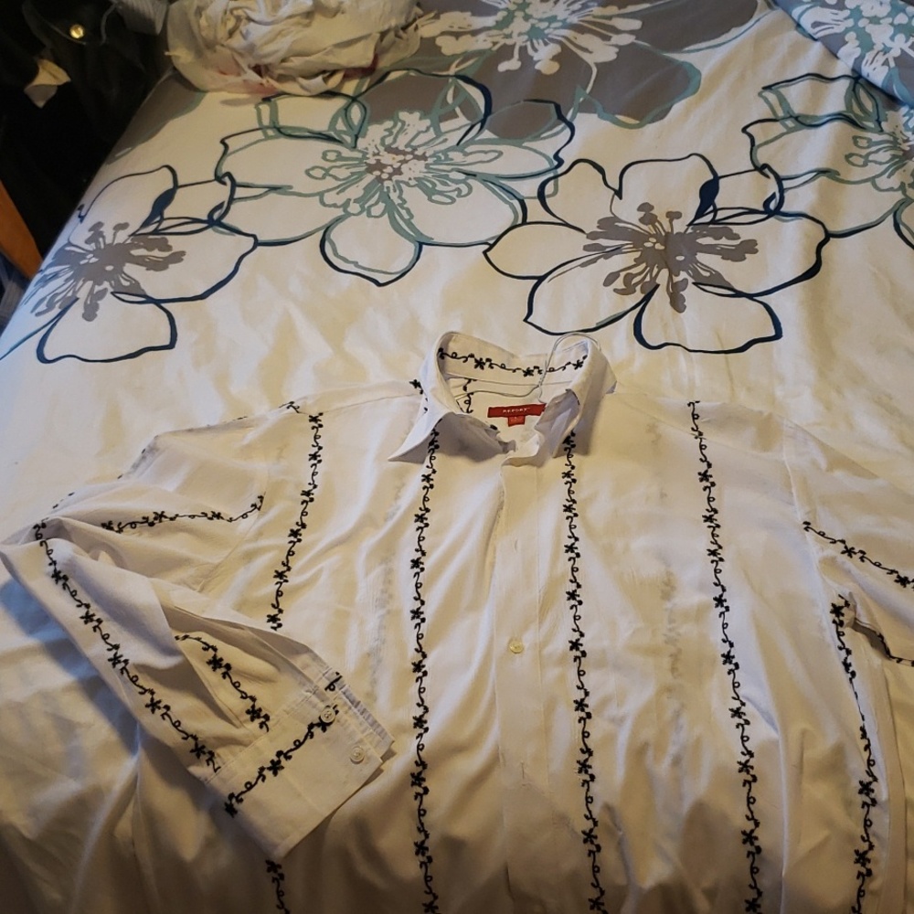 Report Collection Casual Club Shirt size L White with black "vines"